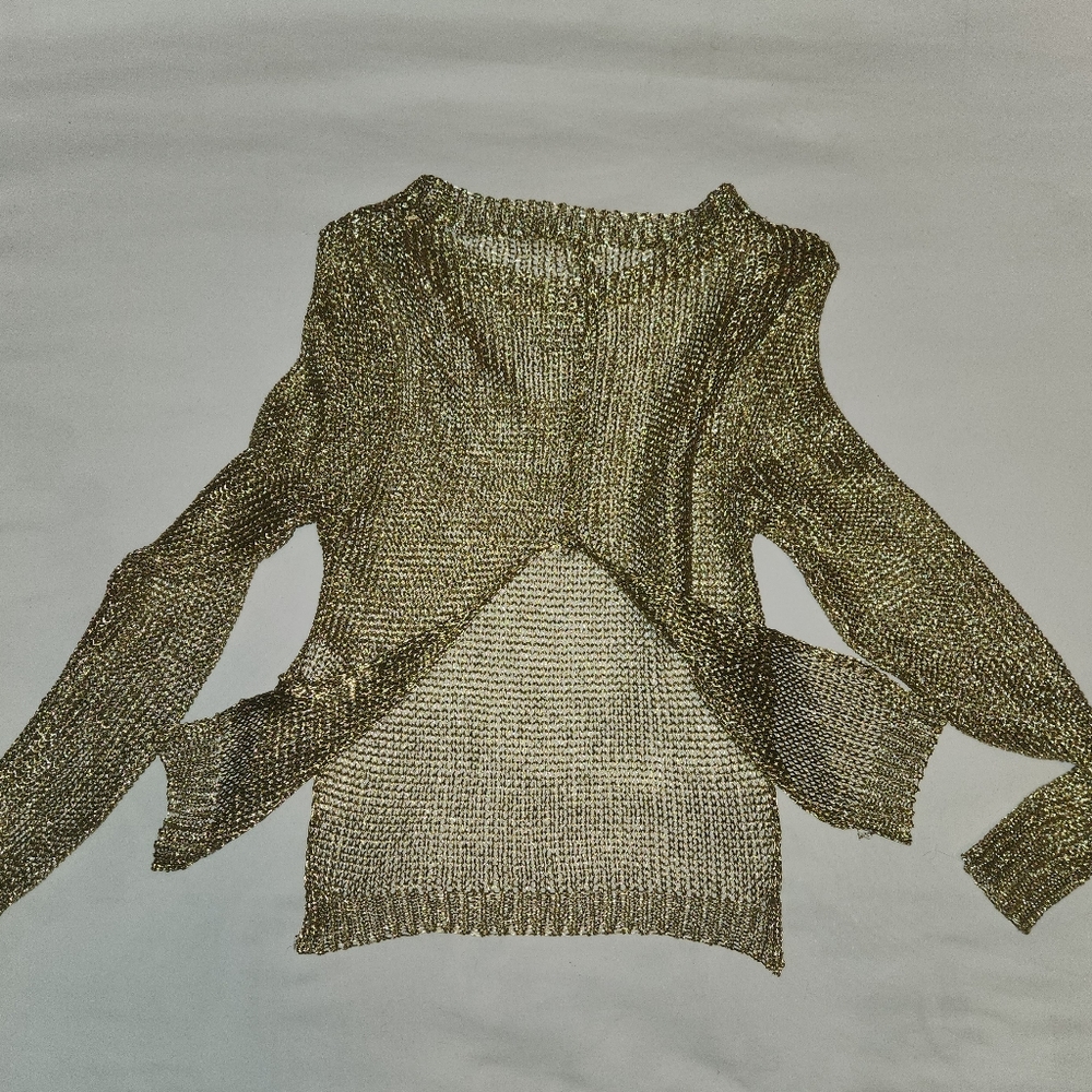 Blouse & Top - Picture 5 of 13